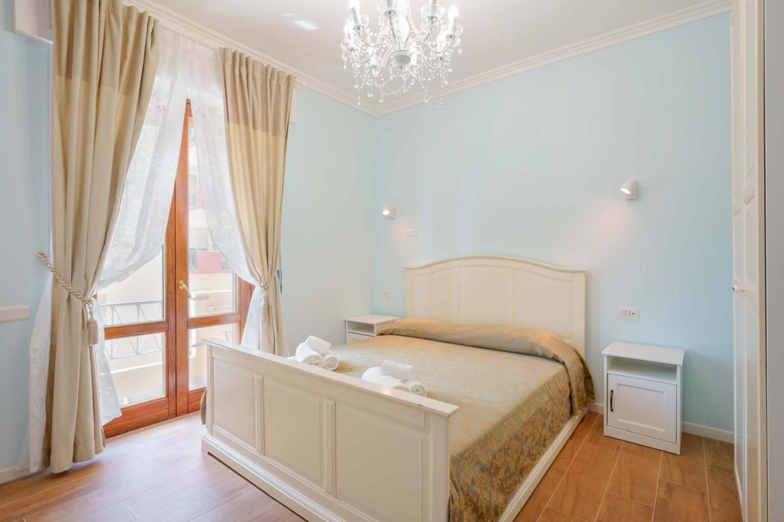 Al Teatro Lirico Hotel Cagliari Luaran gambar